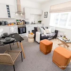 The Artist's Escape By Grandeur Property Bournemouth