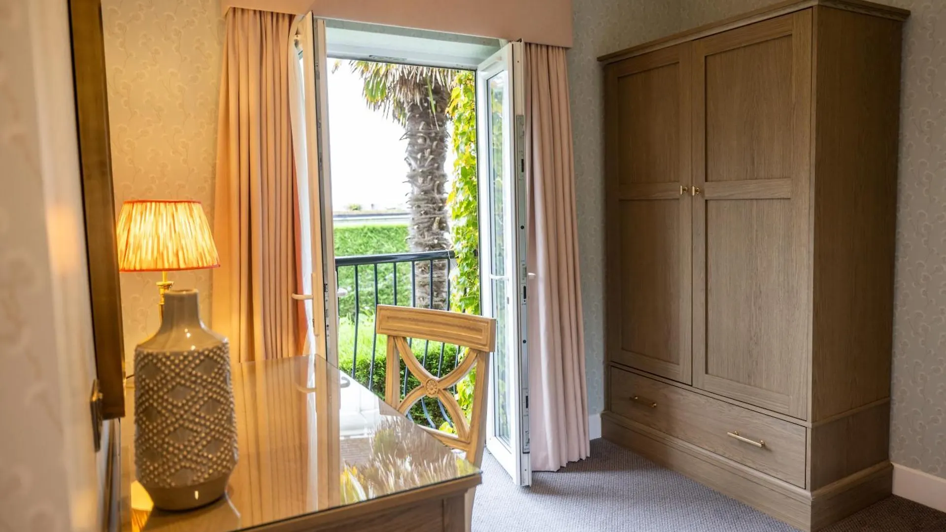 Best Western Plus The Connaught Hotel And Spa Bournemouth 4*,